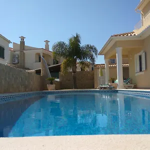 https://villa-rosal.hotelaalgarve.com